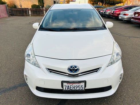Used 2013 Toyota Prius V Two image 7