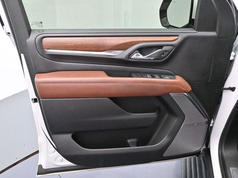 Used 2023 GMC Yukon XL Denali Ultimate image 13