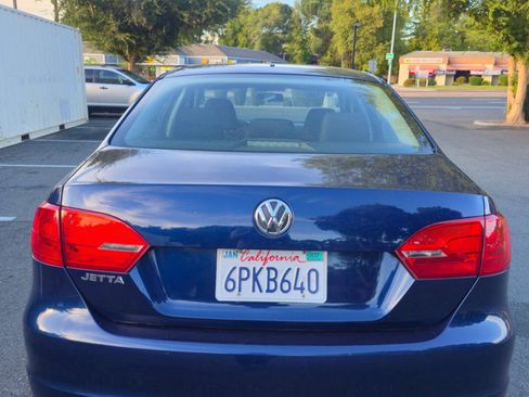 Used 2011 Volkswagen Jetta Sedan FWD image 6
