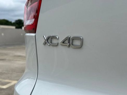 Certified 2024 Volvo XC40 B5 Plus w/ Protection Package Premier AWD/4WD image 38