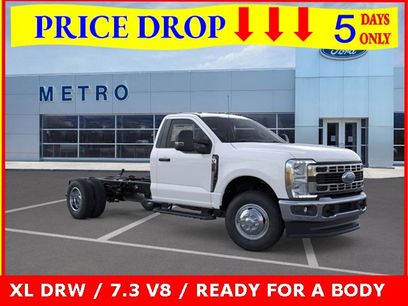 New 2025 Ford F350 XL w/ XL Chrome Package