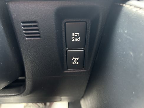 Used 2023 Lexus GX 460 Luxury w/ Sport Design Package AWD/4WD image 36