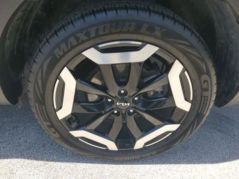 Used 2023 Kia Telluride S AWD/4WD image 9