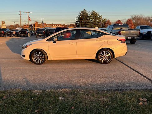 Used 2024 Nissan Versa SV w/ Trunk Package image 2