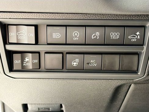 New 2026 Toyota Tundra Platinum AWD/4WD image 9