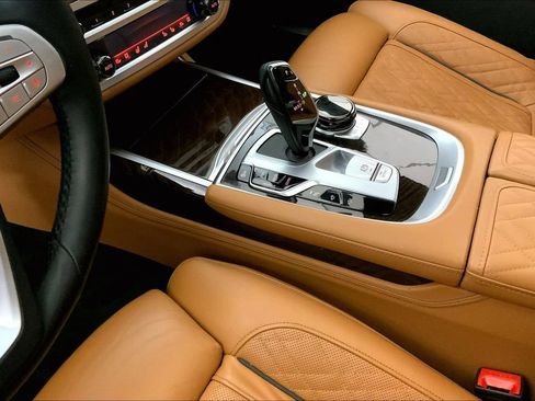 Used 2022 BMW 750i xDrive w/ Luxury Rear Seating Package AWD/4WD image 22