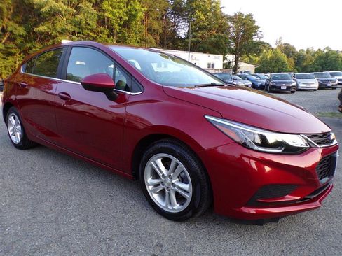 Used 2017 Chevrolet Cruze LT image 4