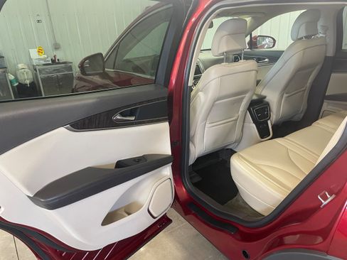 Used 2016 Lincoln MKX Select w/ Climate Package image 21