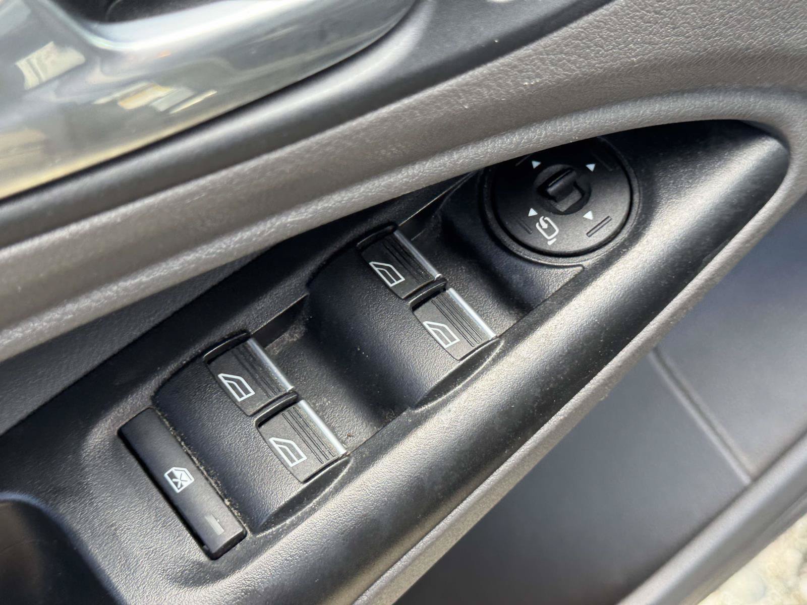 Used 2020 Ford Transit Connect XLT FWD image 14