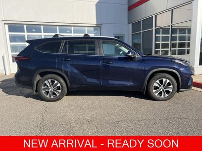 Used 2024 Toyota Highlander XLE