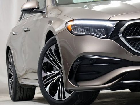 Certified 2026 Mercedes-Benz E 350 4MATIC Sedan image 4