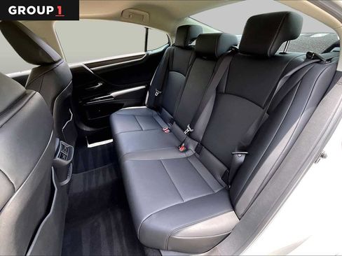 Used 2025 Lexus ES 350 w/ Premium Package FWD image 18