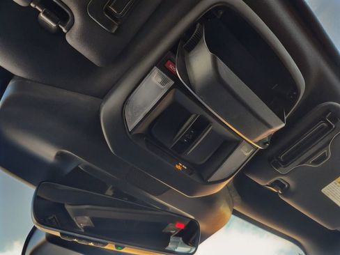 Used 2025 Subaru Forester Premium w/ Convenience Package #2 image 19