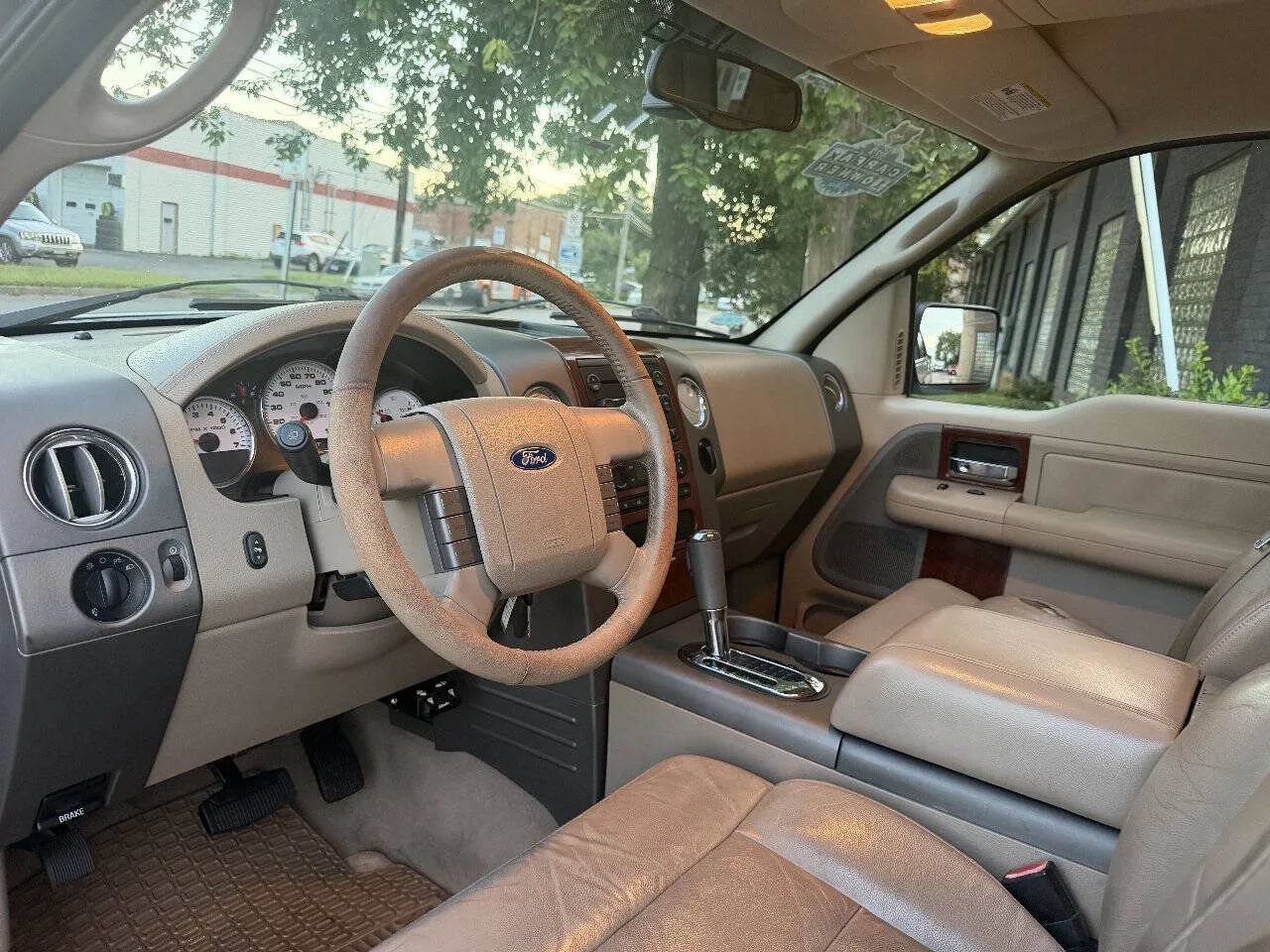 Used 2005 Ford F150 Lariat AWD/4WD image 5
