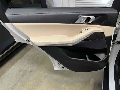 Used 2019 BMW X5 xDrive40i w/ Convenience Package AWD/4WD image 32