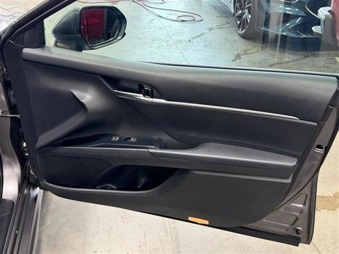 Used 2019 Toyota Camry SE w/ Carpet Mat Package FWD image 24