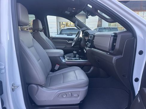 Used 2023 GMC Sierra 1500 SLT w/ SLT Premium Package image 25