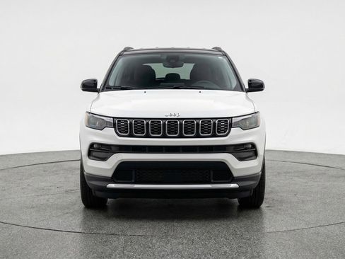 Used 2025 Jeep Compass Limited AWD/4WD image 2