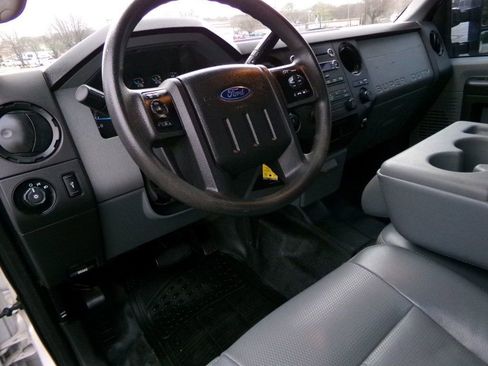 Used 2014 Ford F250 XL w/ Power Equipment Group image 9