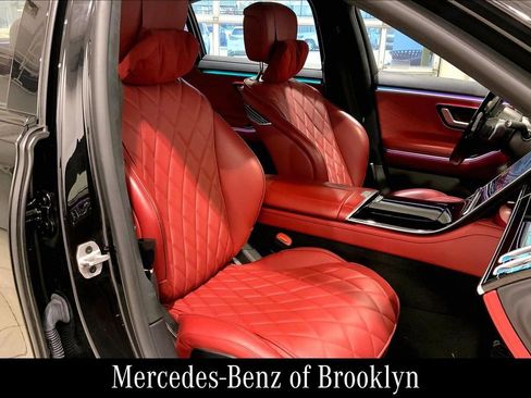 Used 2024 Mercedes-Benz S 580 4MATIC Sedan image 12