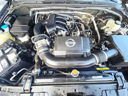 Used 2013 Nissan Xterra PRO-4X w/ Pro-4x Leather Pkg image 35