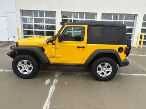 Used 2019 Jeep Wrangler Sport AWD/4WD image 6
