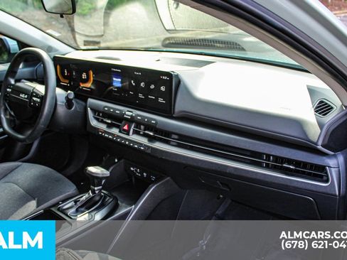 Used 2025 Kia K4 FWD image 22