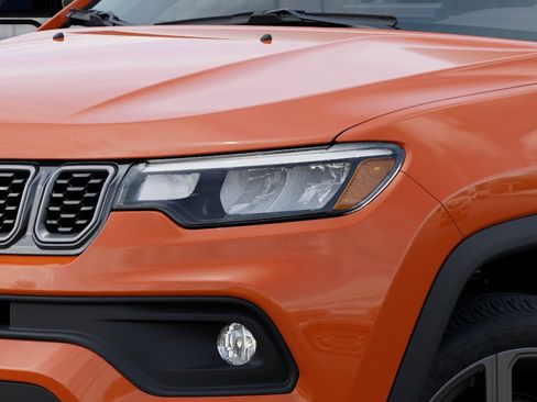 New 2026 Jeep Compass Latitude image 14