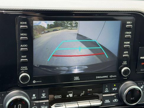Used 2021 Toyota Highlander XSE FWD image 22