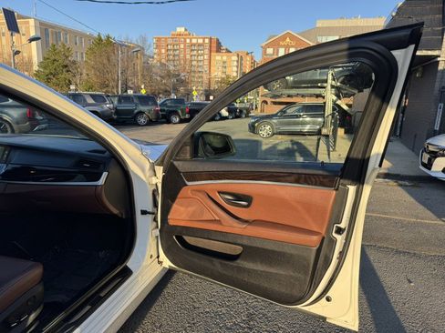 Used 2013 BMW 528i xDrive Sedan image 12