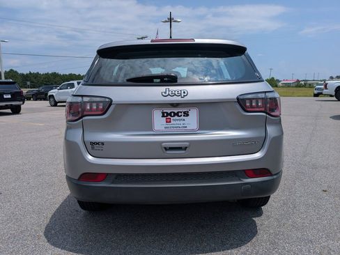 Used 2018 Jeep Compass Sport FWD image 4