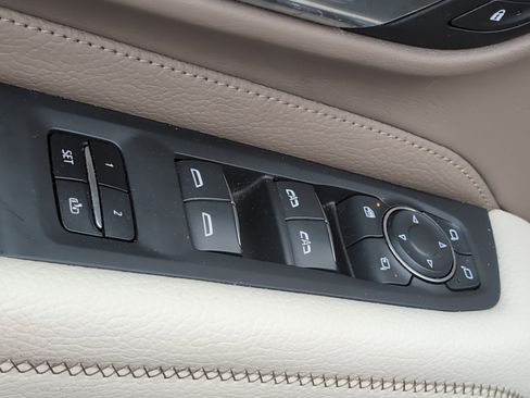 Used 2021 GMC Yukon Denali image 12