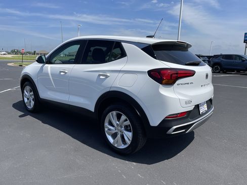 Used 2024 Buick Encore GX Preferred w/ Comfort Package FWD image 3