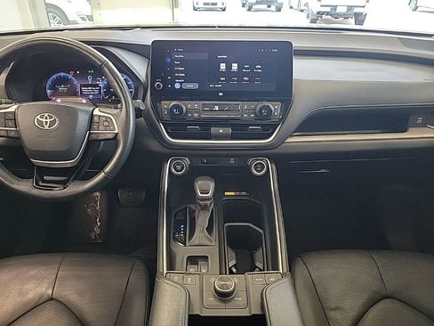 Used 2024 Toyota Grand Highlander Platinum image 13
