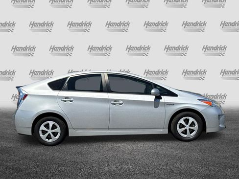 Used 2015 Toyota Prius Four FWD image 3