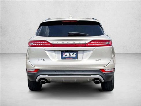Used 2017 Lincoln MKC Reserve FWD image 4
