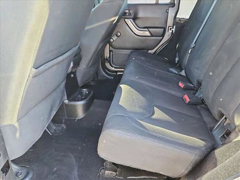 Used 2018 Jeep Wrangler Unlimited Sport w/ Connectivity Group image 16