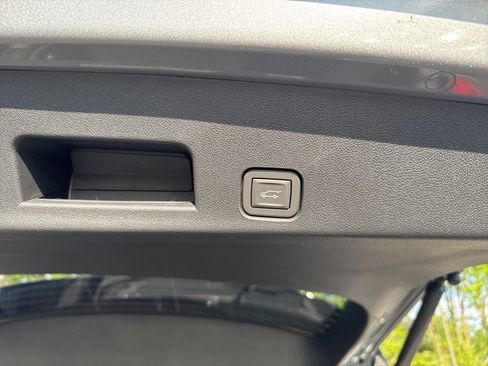 New 2026 GMC Acadia Denali Ultimate w/ LPO, Floor Liner Package AWD/4WD image 60