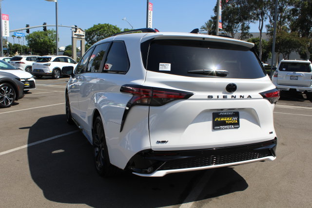 Certified 2026 Toyota Sienna XSE FWD image 12