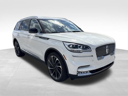 Used 2021 Lincoln Aviator Reserve w/ Equipment Group 202A AWD/4WD image 3