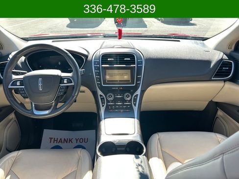 Used 2019 Lincoln Nautilus Select image 15