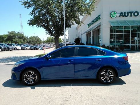 Used 2023 Kia Forte LXS FWD image 12