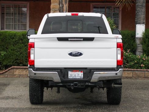 Used 2018 Ford F250 XLT w/ XLT Premium Package image 8
