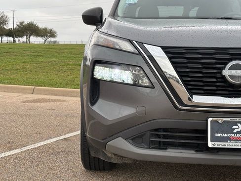 Used 2023 Nissan Rogue S image 4