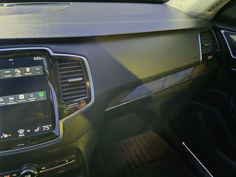 Used 2018 Volvo XC90 T6 Momentum w/ Convenience Package image 49