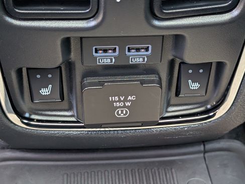 Used 2020 Jeep Grand Cherokee Overland AWD/4WD image 16