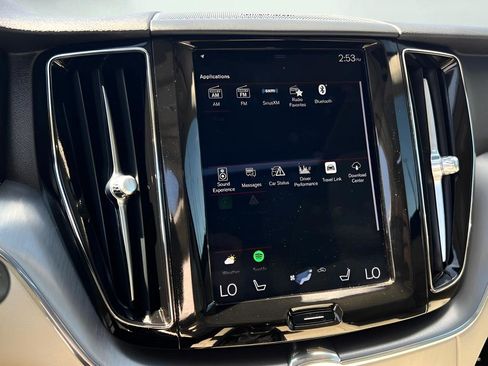 Used 2020 Volvo XC60 T5 Momentum image 48