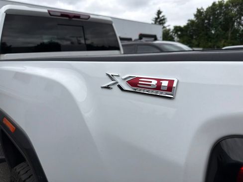 Used 2023 GMC Sierra 3500 SLT w/ SLT Premium Package AWD/4WD image 12