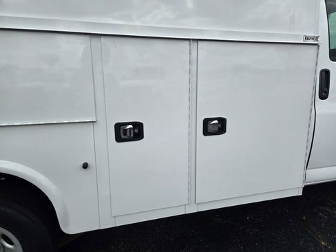 New 2025 Chevrolet Express 3500 w/ Power Convenience Package image 7