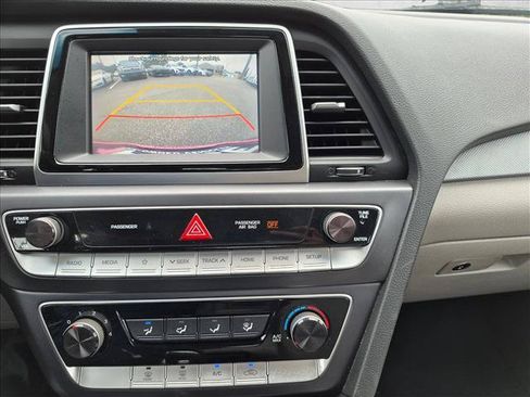 Used 2019 Hyundai Sonata SE FWD image 12